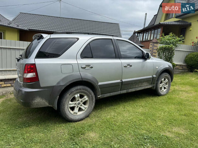 Серый Киа Соренто, объемом двигателя 2.5 л и пробегом 211 тыс. км за 7900 $, фото 4 на Automoto.ua
