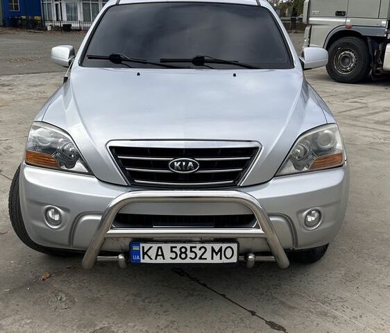 Серый Киа Соренто, объемом двигателя 2.5 л и пробегом 240 тыс. км за 8500 $, фото 2 на Automoto.ua