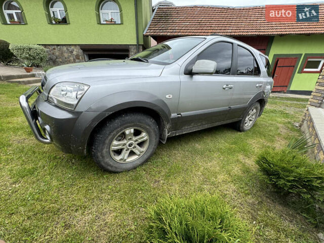 Серый Киа Соренто, объемом двигателя 2.5 л и пробегом 211 тыс. км за 7900 $, фото 7 на Automoto.ua