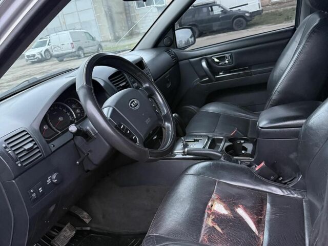 Серый Киа Соренто, объемом двигателя 2.5 л и пробегом 278 тыс. км за 4500 $, фото 6 на Automoto.ua