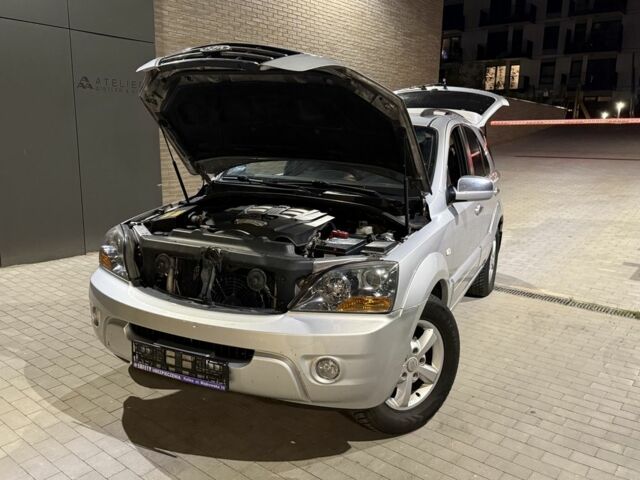 Серый Киа Соренто, объемом двигателя 2.5 л и пробегом 222 тыс. км за 4790 $, фото 11 на Automoto.ua