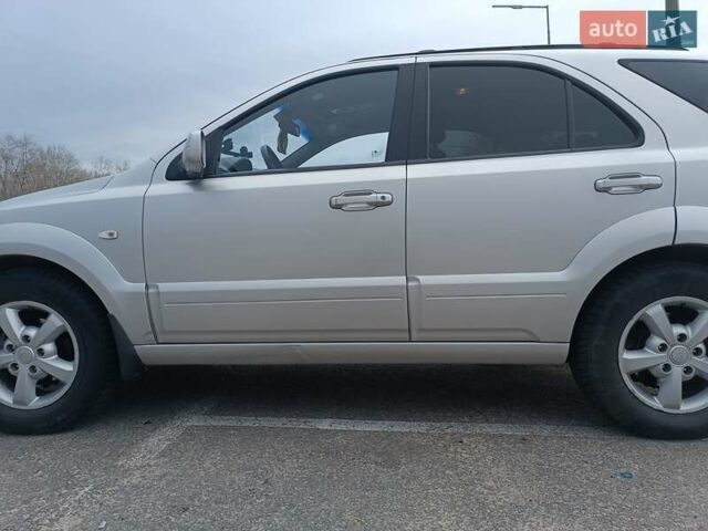 Сірий Кіа Соренто, об'ємом двигуна 2.5 л та пробігом 334 тис. км за 8200 $, фото 1 на Automoto.ua