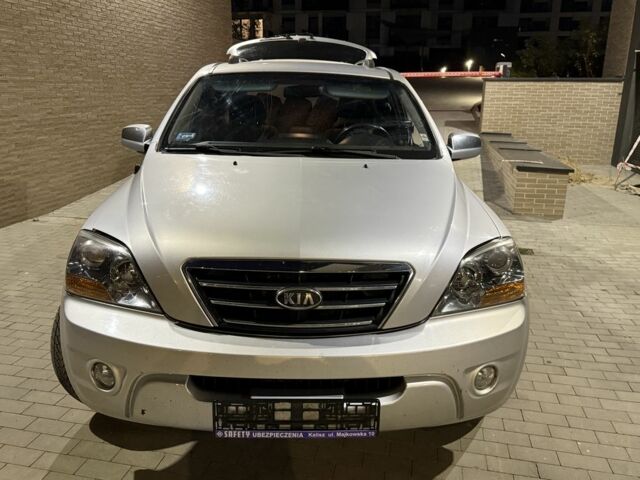 Серый Киа Соренто, объемом двигателя 2.5 л и пробегом 222 тыс. км за 4790 $, фото 2 на Automoto.ua