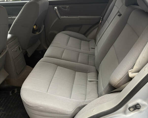 Серый Киа Соренто, объемом двигателя 2.5 л и пробегом 157 тыс. км за 7500 $, фото 9 на Automoto.ua