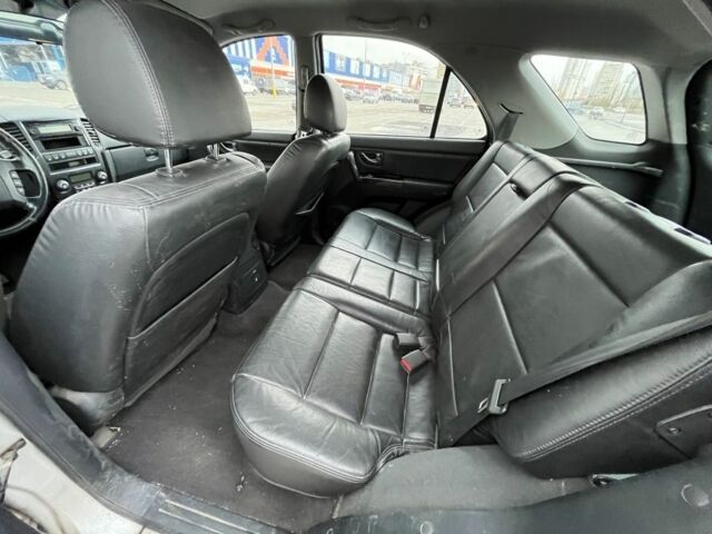 Серый Киа Соренто, объемом двигателя 2.5 л и пробегом 217 тыс. км за 4600 $, фото 9 на Automoto.ua