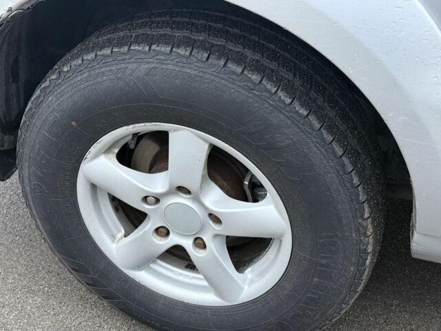 Сірий Кіа Соренто, об'ємом двигуна 2.5 л та пробігом 300 тис. км за 6000 $, фото 21 на Automoto.ua