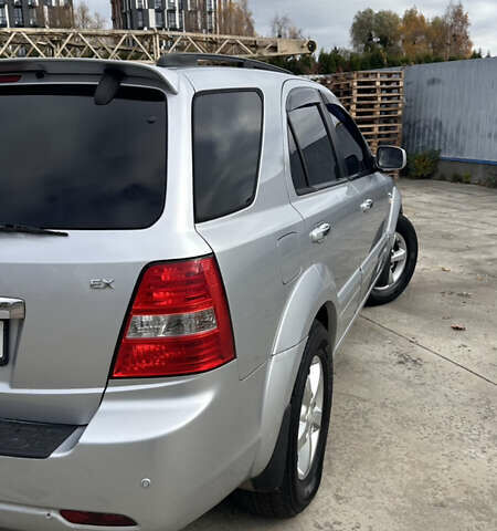 Серый Киа Соренто, объемом двигателя 2.5 л и пробегом 240 тыс. км за 8500 $, фото 5 на Automoto.ua