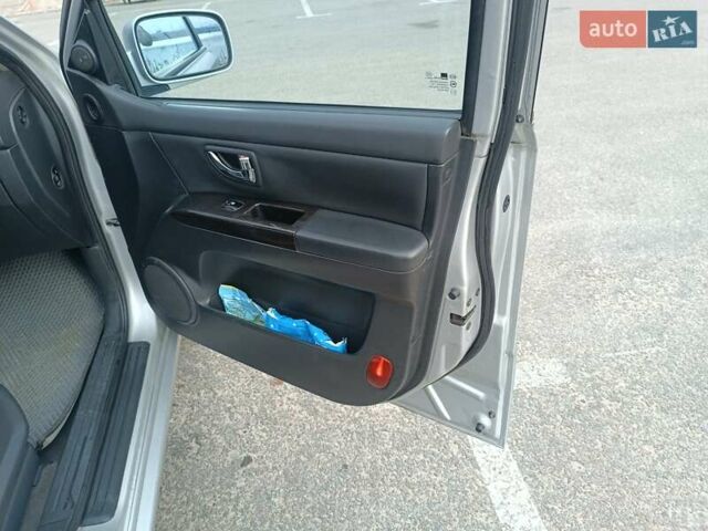 Сірий Кіа Соренто, об'ємом двигуна 2.5 л та пробігом 334 тис. км за 8200 $, фото 16 на Automoto.ua