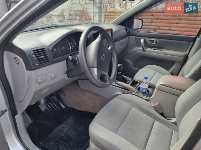Киа Соренто 2007 в Черновцах на Automoto.ua Серый Киа Соренто, объемом двигателя 2.5 л и пробегом 156 тыс. км за 7650 $, фото 8 на Automoto.ua