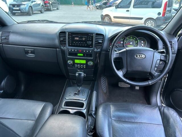 Серый Киа Соренто, объемом двигателя 2.5 л и пробегом 144 тыс. км за 3799 $, фото 8 на Automoto.ua