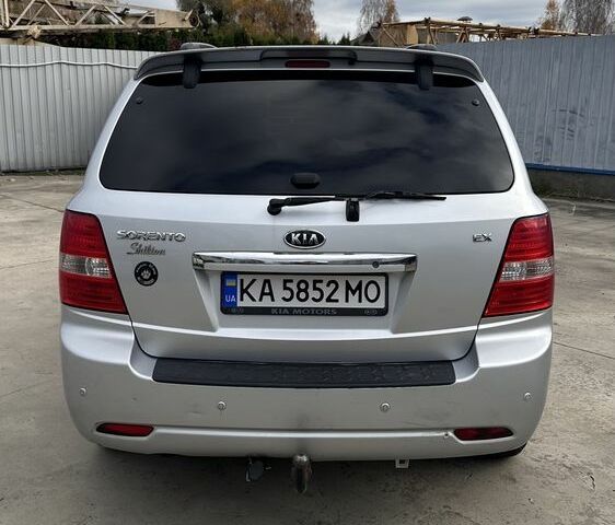 Серый Киа Соренто, объемом двигателя 2.5 л и пробегом 240 тыс. км за 8500 $, фото 3 на Automoto.ua