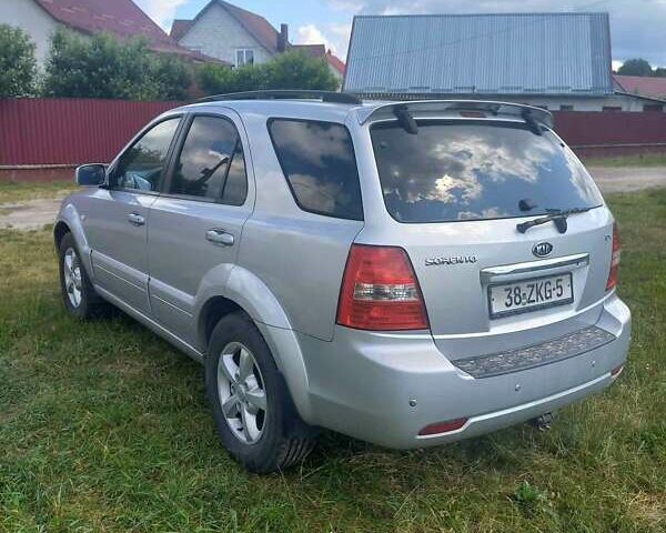 Серый Киа Соренто, объемом двигателя 2.5 л и пробегом 250 тыс. км за 4200 $, фото 2 на Automoto.ua