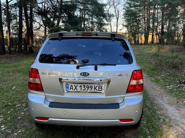 Серый Киа Соренто, объемом двигателя 2.5 л и пробегом 315 тыс. км за 9800 $, фото 2 на Automoto.ua