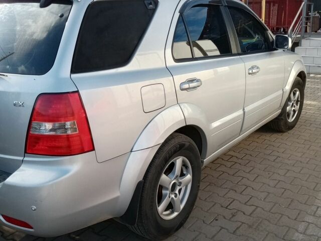 Сірий Кіа Соренто, об'ємом двигуна 2.5 л та пробігом 270 тис. км за 8300 $, фото 2 на Automoto.ua