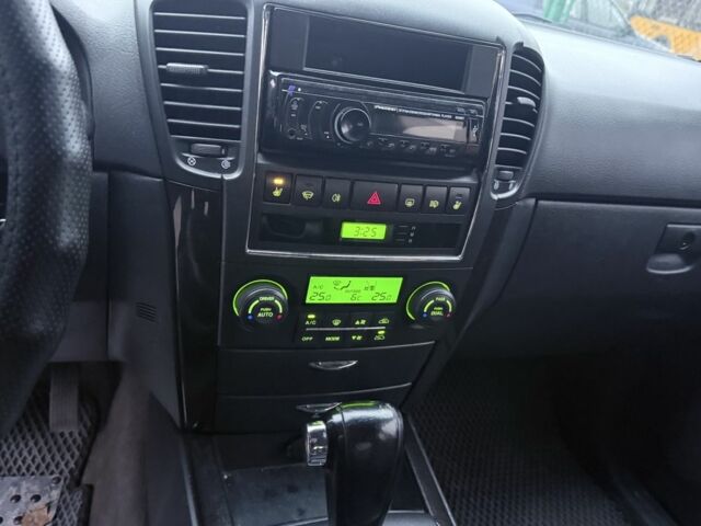 Сірий Кіа Соренто, об'ємом двигуна 2.5 л та пробігом 300 тис. км за 6000 $, фото 11 на Automoto.ua