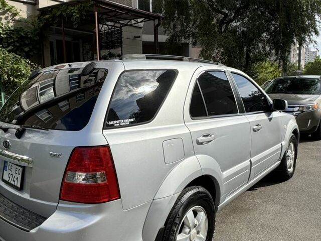 Серый Киа Соренто, объемом двигателя 2.5 л и пробегом 260 тыс. км за 5300 $, фото 6 на Automoto.ua