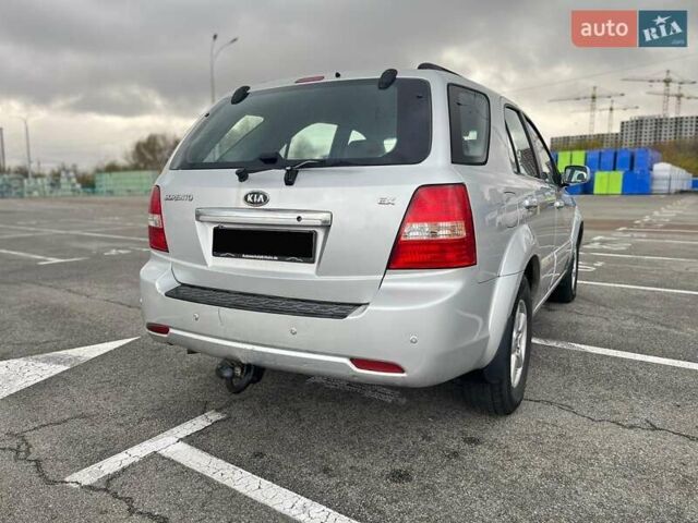Серый Киа Соренто, объемом двигателя 2.5 л и пробегом 217 тыс. км за 4600 $, фото 7 на Automoto.ua