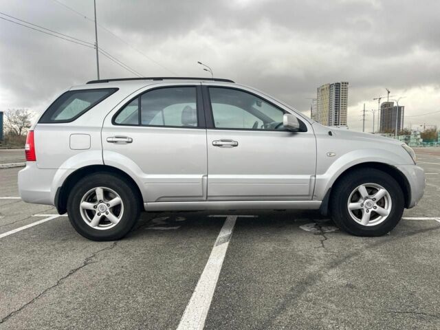 Серый Киа Соренто, объемом двигателя 2.5 л и пробегом 217 тыс. км за 4600 $, фото 4 на Automoto.ua