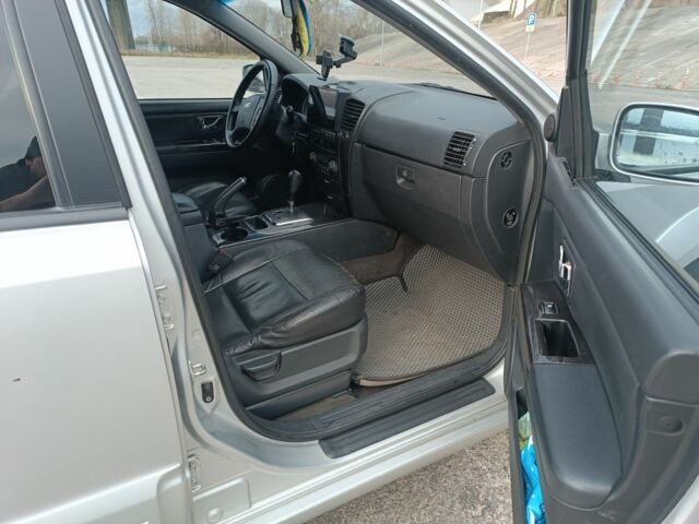 Серый Киа Соренто, объемом двигателя 2.5 л и пробегом 333 тыс. км за 8200 $, фото 10 на Automoto.ua