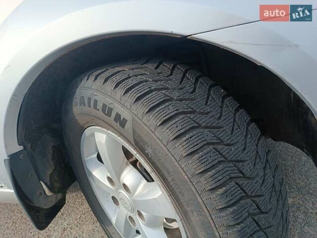 Сірий Кіа Соренто, об'ємом двигуна 2.5 л та пробігом 334 тис. км за 8200 $, фото 11 на Automoto.ua