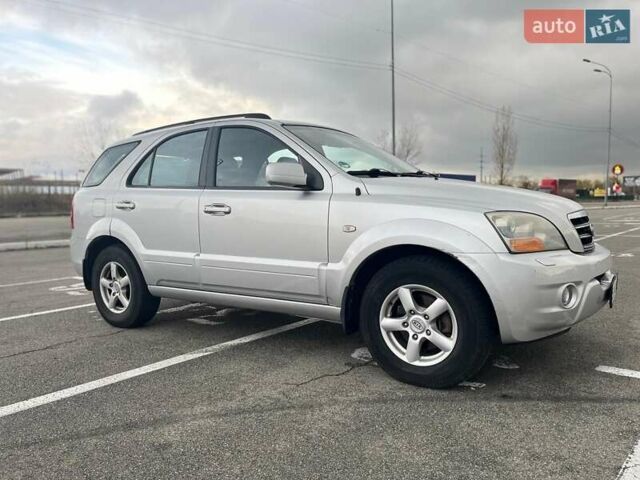 Серый Киа Соренто, объемом двигателя 2.5 л и пробегом 217 тыс. км за 4600 $, фото 2 на Automoto.ua