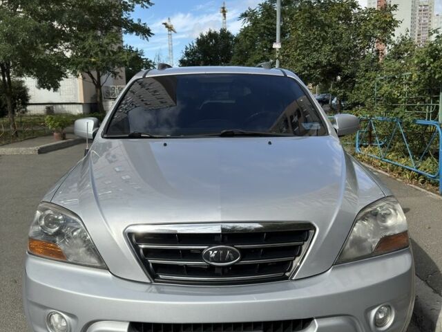 Серый Киа Соренто, объемом двигателя 2.5 л и пробегом 260 тыс. км за 5300 $, фото 3 на Automoto.ua