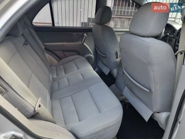 Киа Соренто 2007 в Черновцах на Automoto.ua Серый Киа Соренто, объемом двигателя 2.5 л и пробегом 156 тыс. км за 7650 $, фото 1 на Automoto.ua