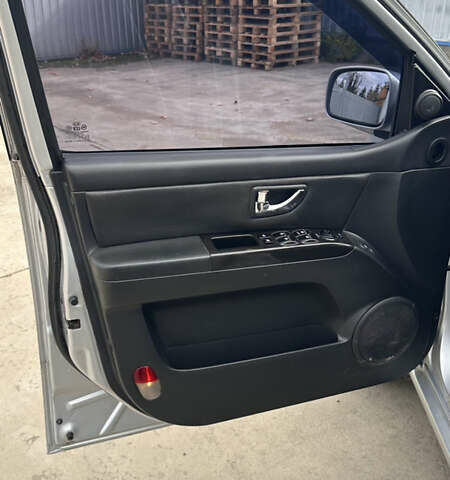 Серый Киа Соренто, объемом двигателя 2.5 л и пробегом 240 тыс. км за 8500 $, фото 9 на Automoto.ua