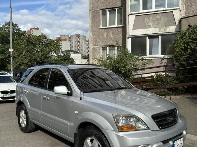 Серый Киа Соренто, объемом двигателя 2.5 л и пробегом 260 тыс. км за 5300 $, фото 1 на Automoto.ua