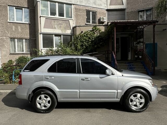 Серый Киа Соренто, объемом двигателя 2.5 л и пробегом 260 тыс. км за 5300 $, фото 5 на Automoto.ua