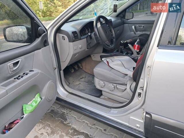 Киа Соренто 2007 в Львове на Automoto.ua Серый Киа Соренто, объемом двигателя 2.5 л и пробегом 102 тыс. км за 9000 $, фото 6 на Automoto.ua