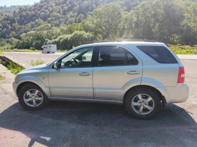 Серый Киа Соренто, объемом двигателя 2.5 л и пробегом 242 тыс. км за 4000 $, фото 2 на Automoto.ua