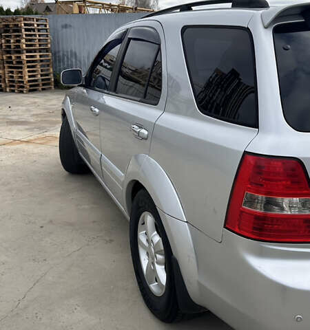 Серый Киа Соренто, объемом двигателя 2.5 л и пробегом 240 тыс. км за 8500 $, фото 6 на Automoto.ua