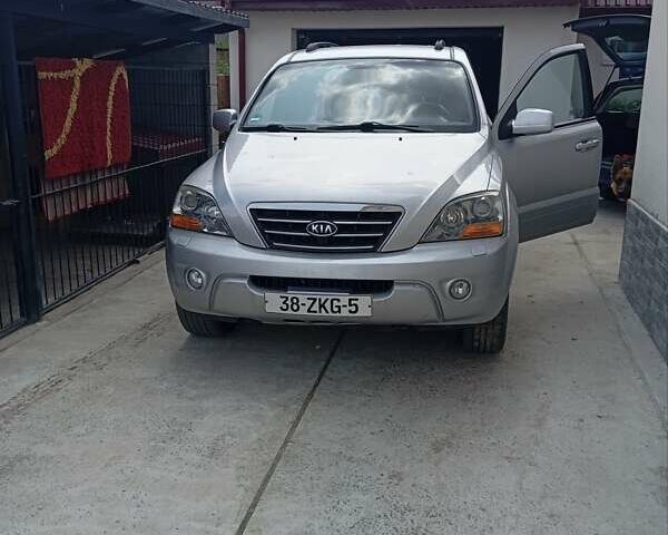 Серый Киа Соренто, объемом двигателя 2.5 л и пробегом 250 тыс. км за 4200 $, фото 7 на Automoto.ua