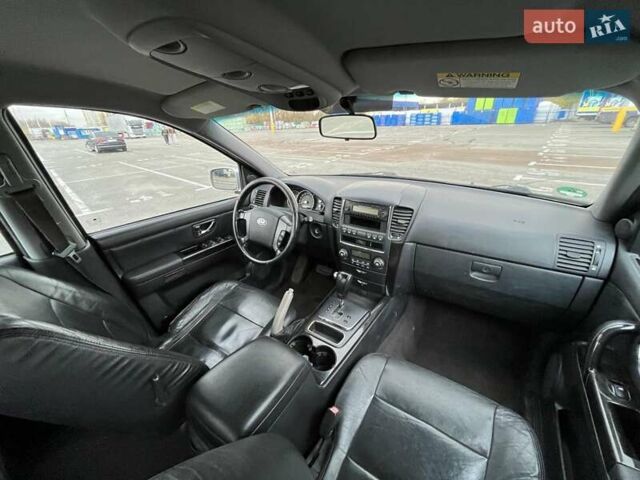 Серый Киа Соренто, объемом двигателя 2.5 л и пробегом 217 тыс. км за 4600 $, фото 10 на Automoto.ua