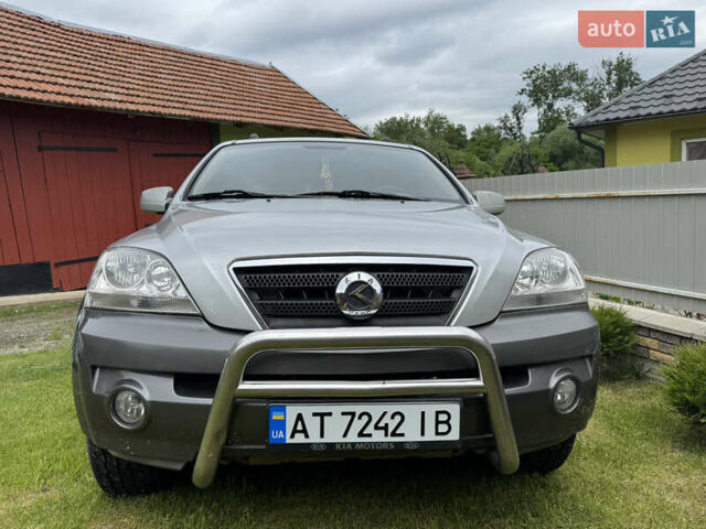 Серый Киа Соренто, объемом двигателя 2.5 л и пробегом 211 тыс. км за 7900 $, фото 9 на Automoto.ua