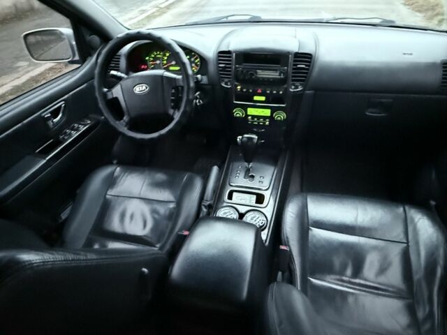 Сірий Кіа Соренто, об'ємом двигуна 2.5 л та пробігом 300 тис. км за 6000 $, фото 18 на Automoto.ua