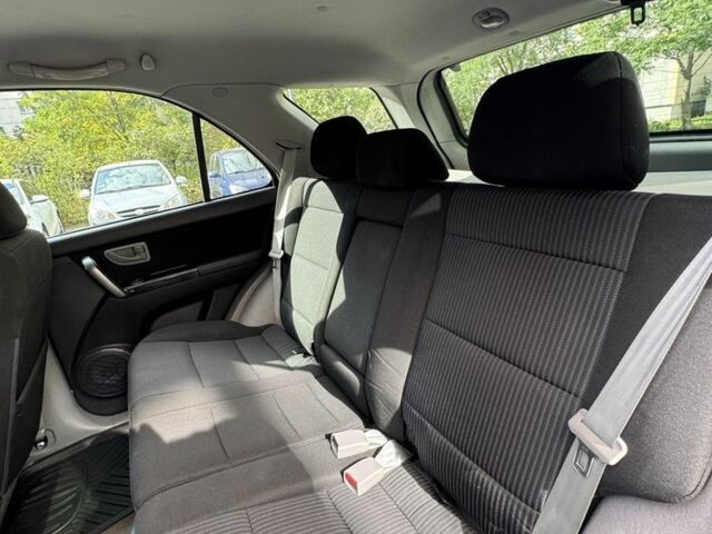 Серый Киа Соренто, объемом двигателя 2.5 л и пробегом 260 тыс. км за 5300 $, фото 11 на Automoto.ua