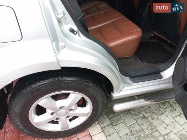 Сірий Кіа Соренто, об'ємом двигуна 2.5 л та пробігом 305 тис. км за 8500 $, фото 2 на Automoto.ua