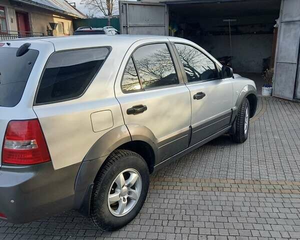 Сірий Кіа Соренто, об'ємом двигуна 2.5 л та пробігом 236 тис. км за 7950 $, фото 2 на Automoto.ua