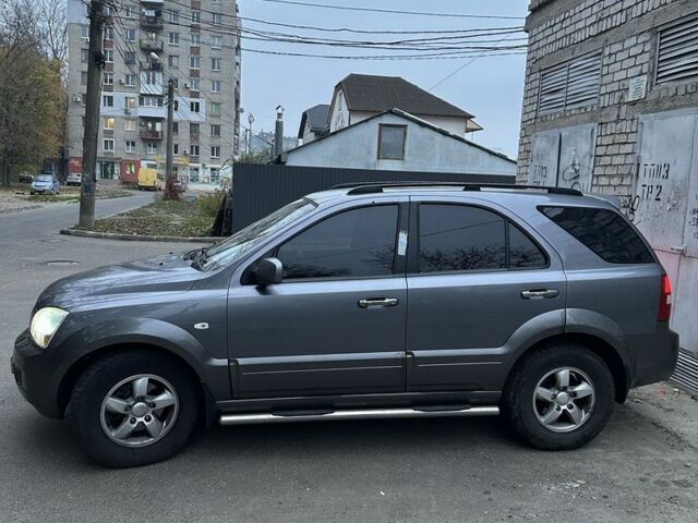 Сірий Кіа Соренто, об'ємом двигуна 2.5 л та пробігом 245 тис. км за 7500 $, фото 3 на Automoto.ua