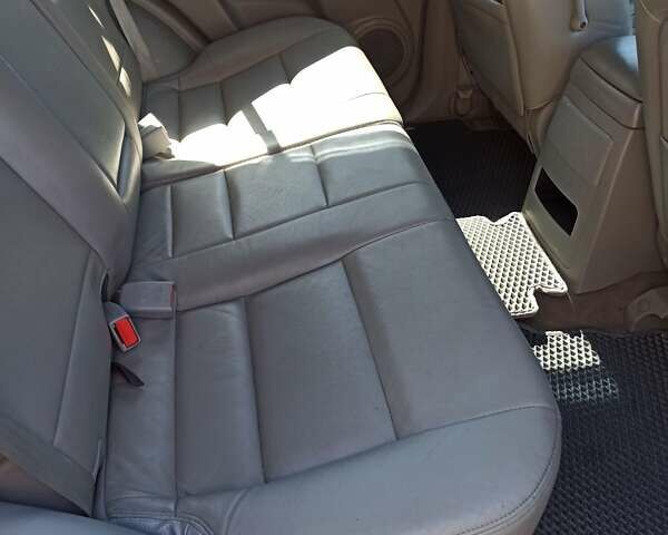 Серый Киа Соренто, объемом двигателя 3.3 л и пробегом 226 тыс. км за 7500 $, фото 13 на Automoto.ua