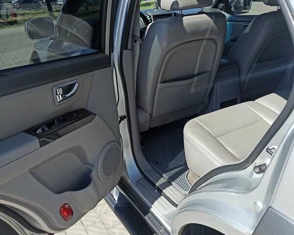 Серый Киа Соренто, объемом двигателя 3.3 л и пробегом 226 тыс. км за 7500 $, фото 22 на Automoto.ua