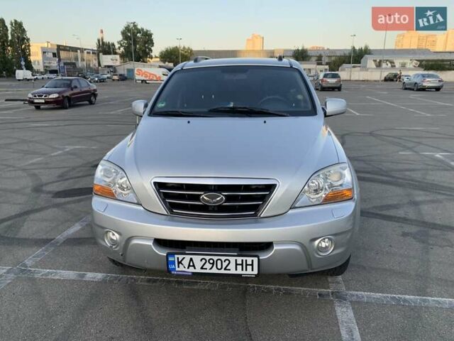 Серый Киа Соренто, объемом двигателя 2.5 л и пробегом 247 тыс. км за 8500 $, фото 1 на Automoto.ua