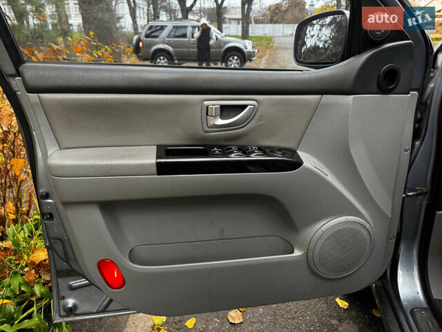 Серый Киа Соренто, объемом двигателя 2.5 л и пробегом 251 тыс. км за 7490 $, фото 9 на Automoto.ua