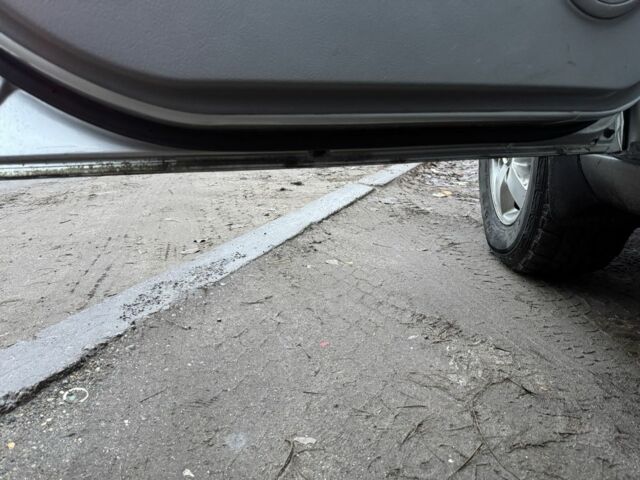 Серый Киа Соренто, объемом двигателя 3.3 л и пробегом 230 тыс. км за 8700 $, фото 13 на Automoto.ua