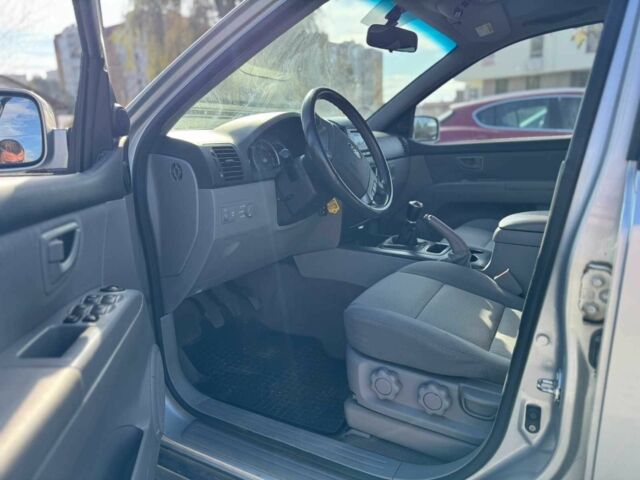 Киа Соренто 2008 в Львове на Automoto.ua Серый Киа Соренто, объемом двигателя 2.5 л и пробегом 212 тыс. км за 4950 $, фото 7 на Automoto.ua