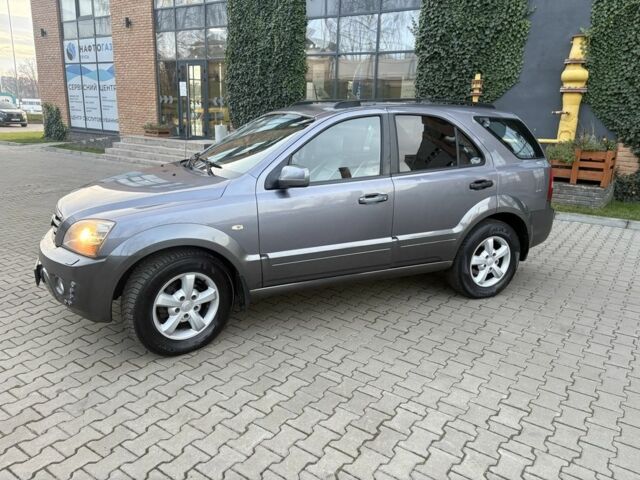 Серый Киа Соренто, объемом двигателя 2.5 л и пробегом 289 тыс. км за 3943 $, фото 3 на Automoto.ua