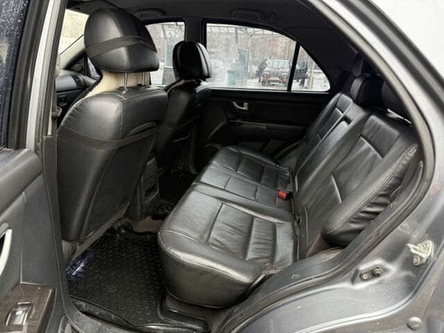 Сірий Кіа Соренто, об'ємом двигуна 2.5 л та пробігом 245 тис. км за 9000 $, фото 7 на Automoto.ua