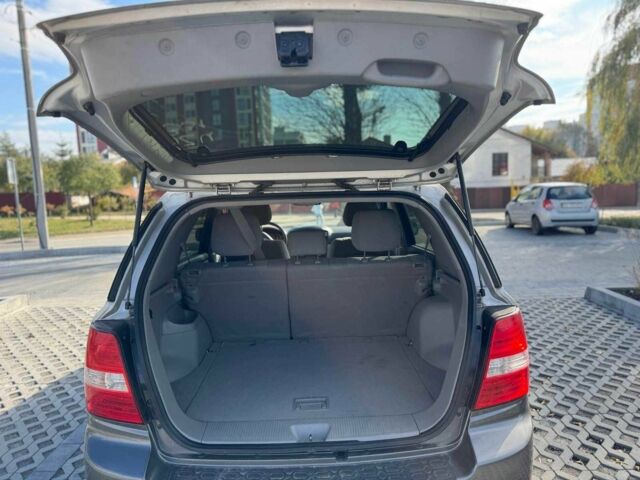 Киа Соренто 2008 в Львове на Automoto.ua Серый Киа Соренто, объемом двигателя 2.5 л и пробегом 212 тыс. км за 4950 $, фото 4 на Automoto.ua